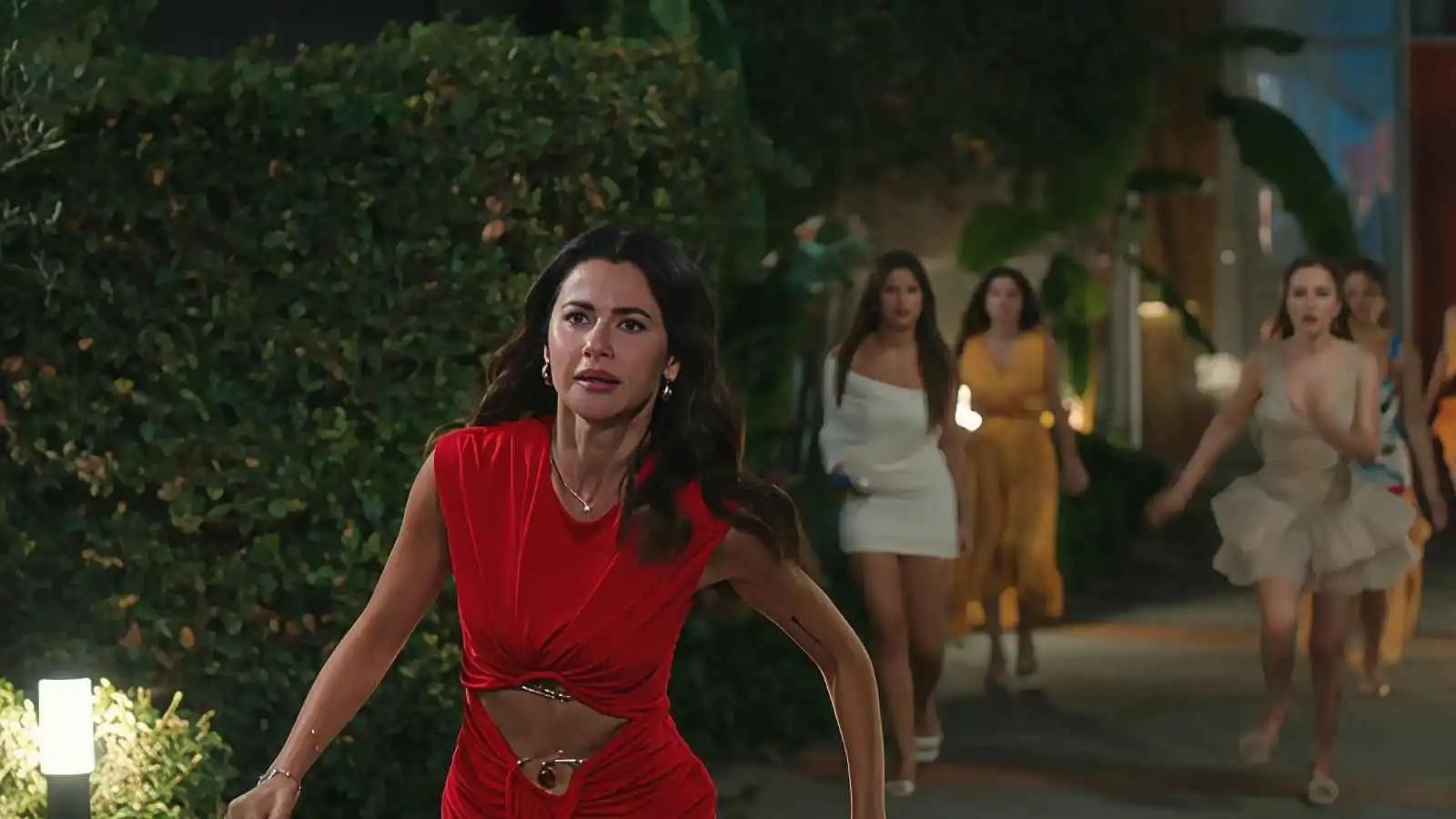 مسلسل "ما زلت في السابعة عشر" الحلقة 8.. فضيحة تهز أكايا