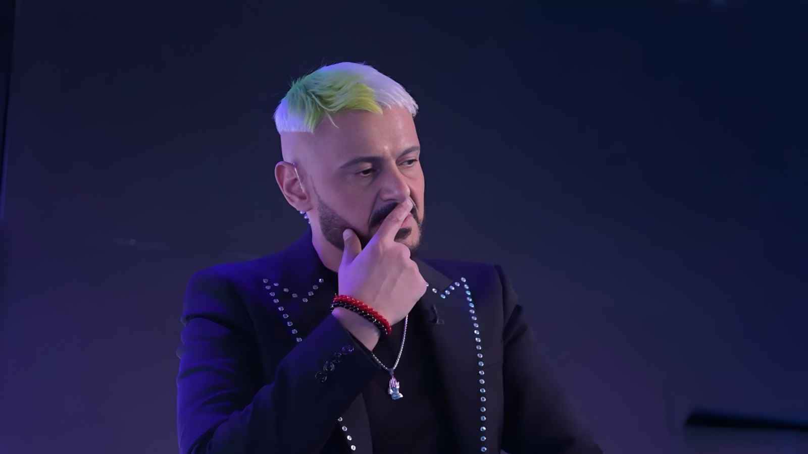 رامز جلال بملابس طفل في بوستر "بيج رامي" (فيديو)
