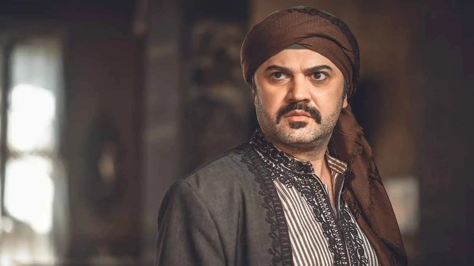 (خاص) فاتح سلمان يكشف ملامح شخصيته في "عيلة الملك"