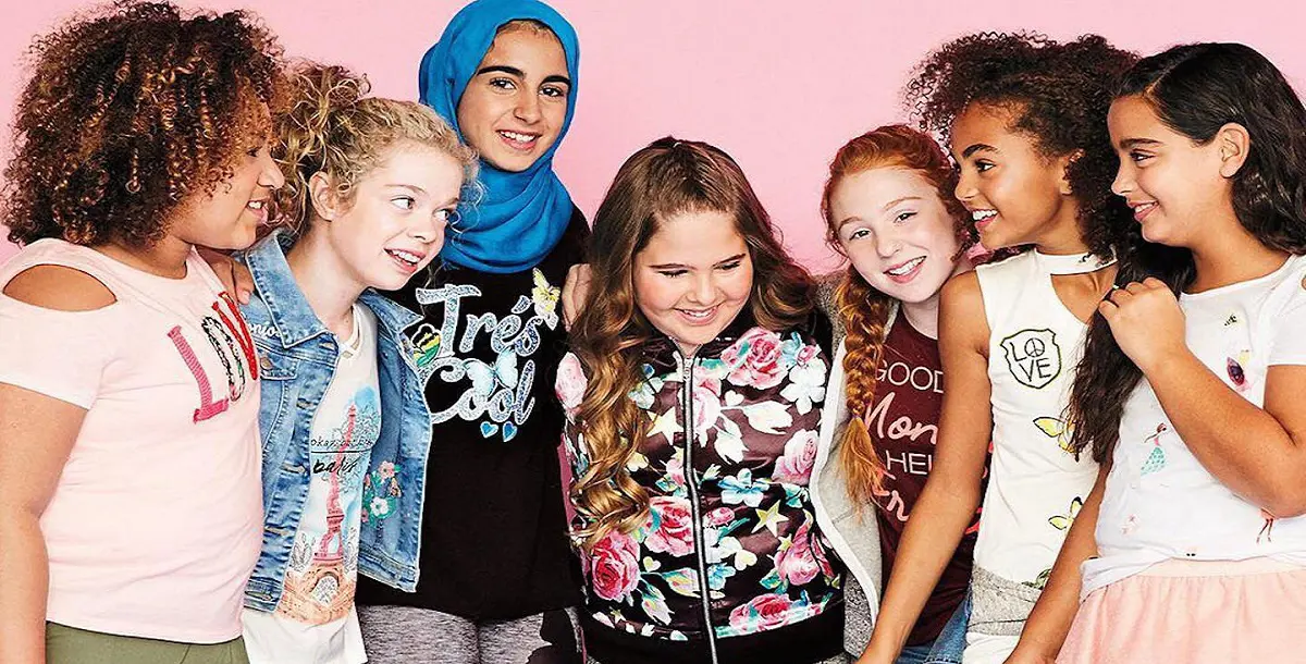 علامة أمريكية تدرج الحجاب ضمن حملتها لأزياء المراهقات