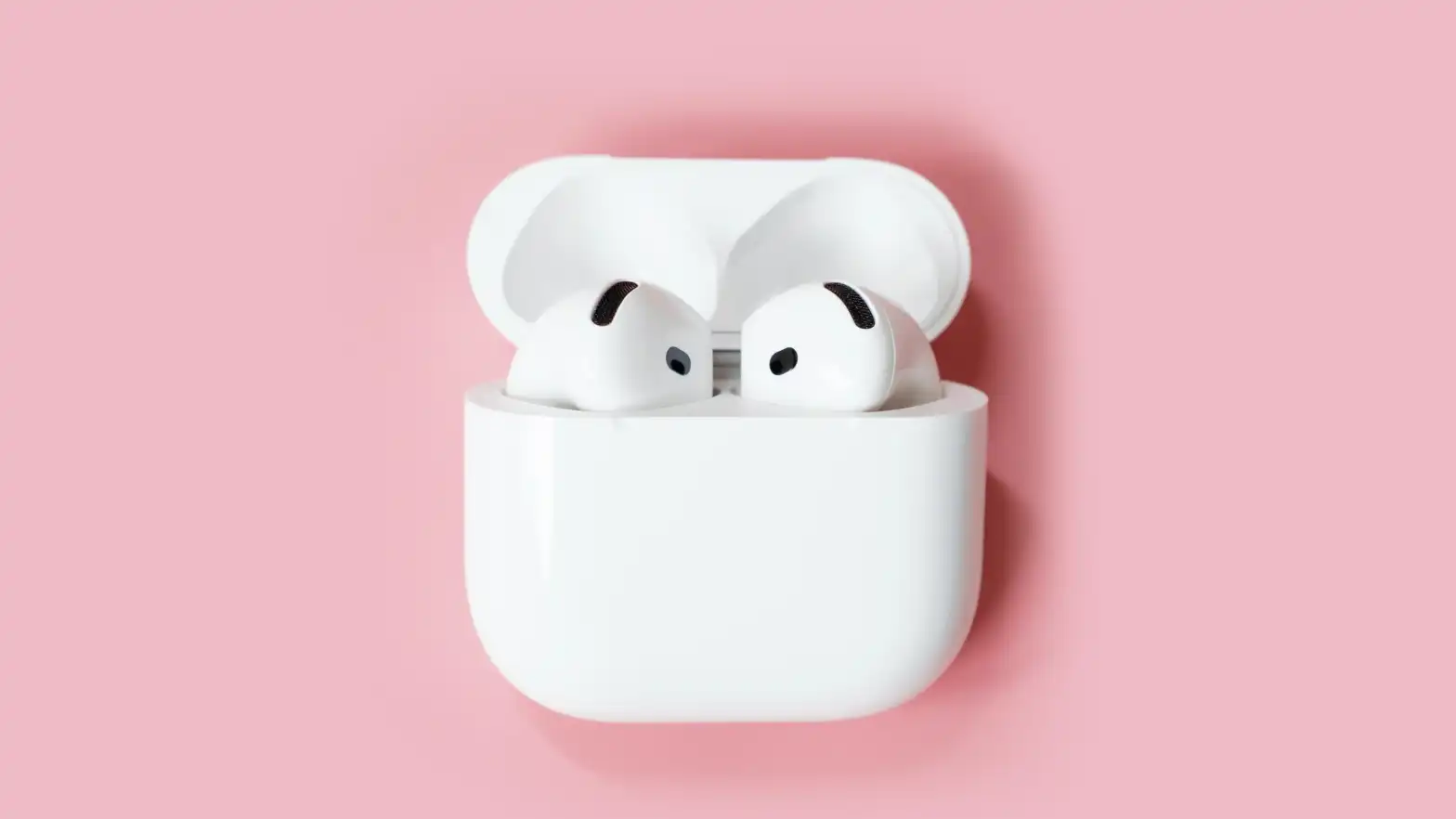 "آبل" تستعد لإطلاق AirPods بكاميرات مدمجة.. ثورة جديدة في عالم السماعات