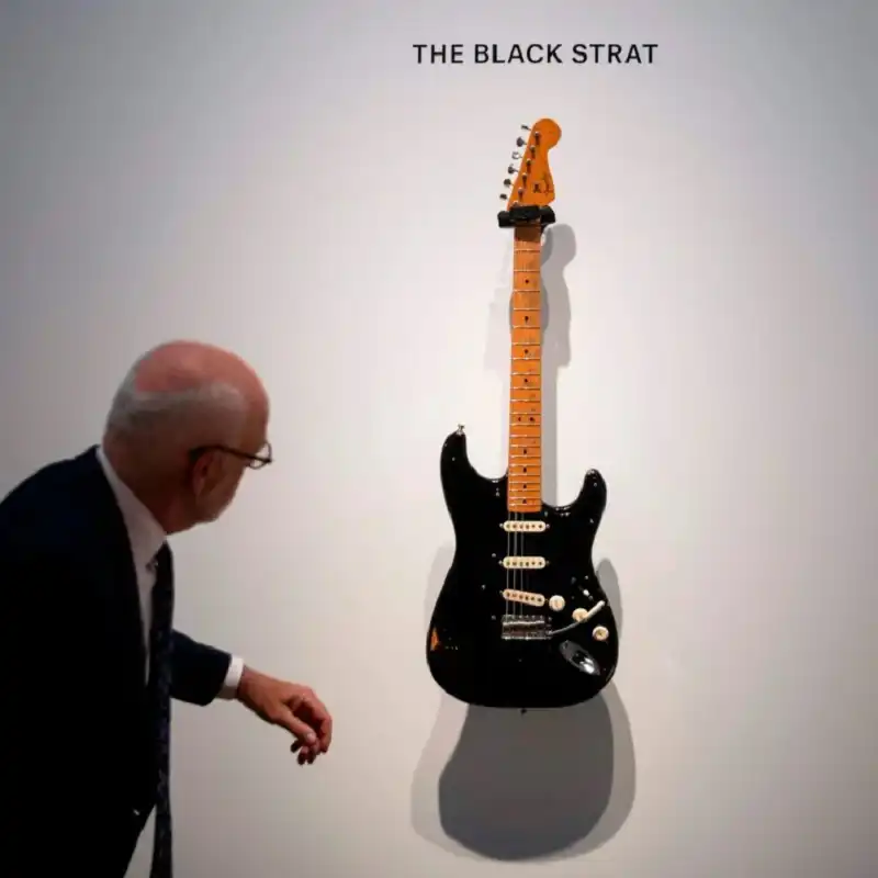 غيتار Black Strat