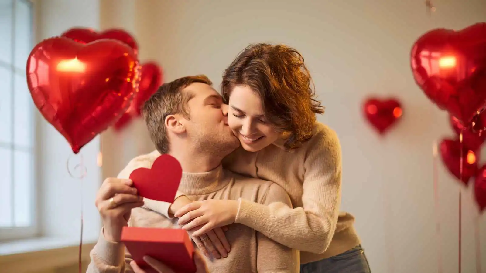 كيف تجعلين زوجك يشعر بأنه مميز في عيد الحب؟