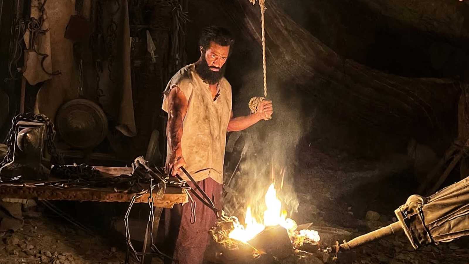 بوستر فيلم "أسد" لمحمد رمضان يثير الغموض