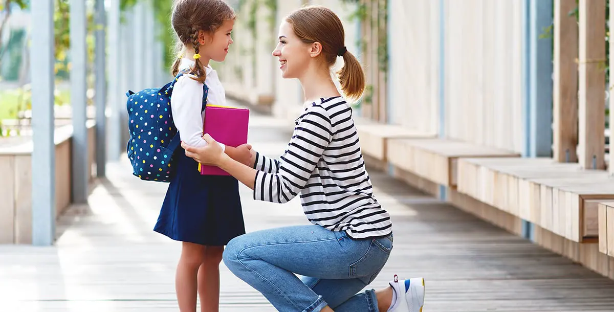 نصائح وأساليب مهمة للتعامل مع طفلكِ في أول يوم للمدرسة