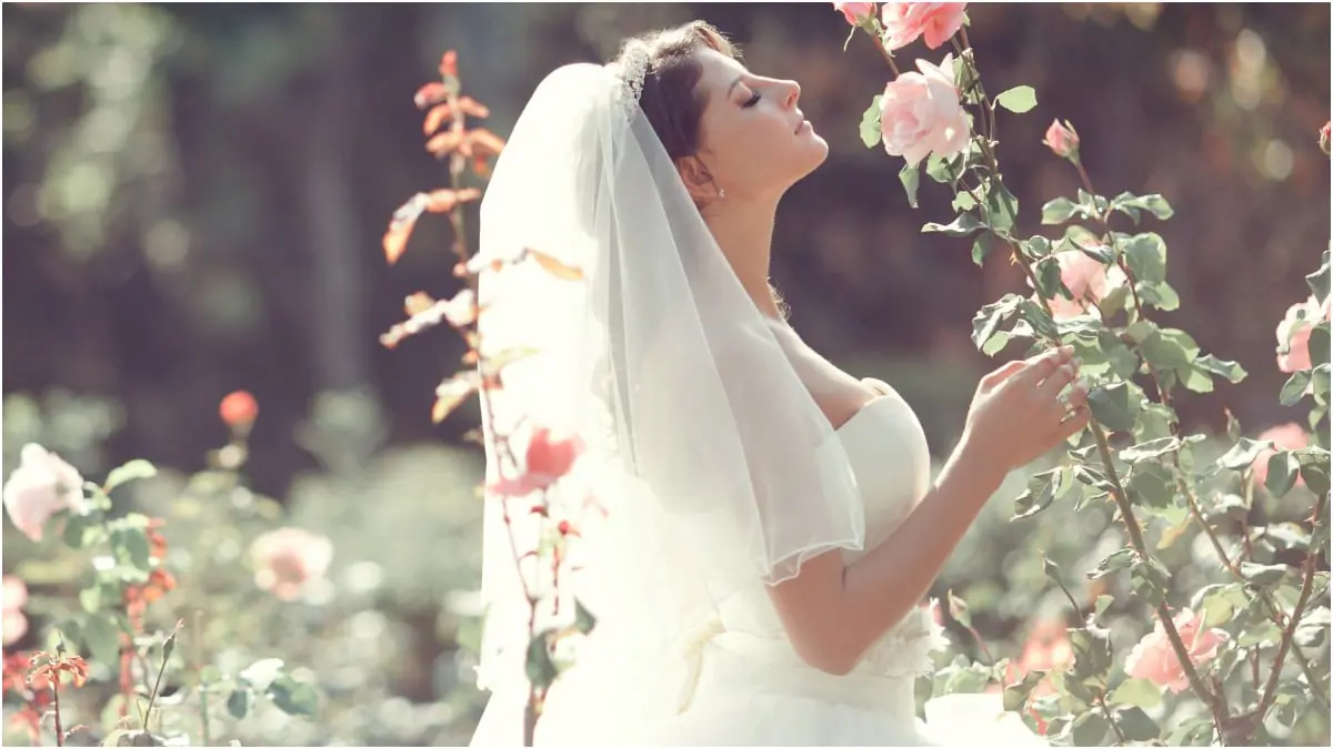 نصائح تساعدك على اختيار طرحة الزفاف المثالية وفقًا لشكل وجهِك