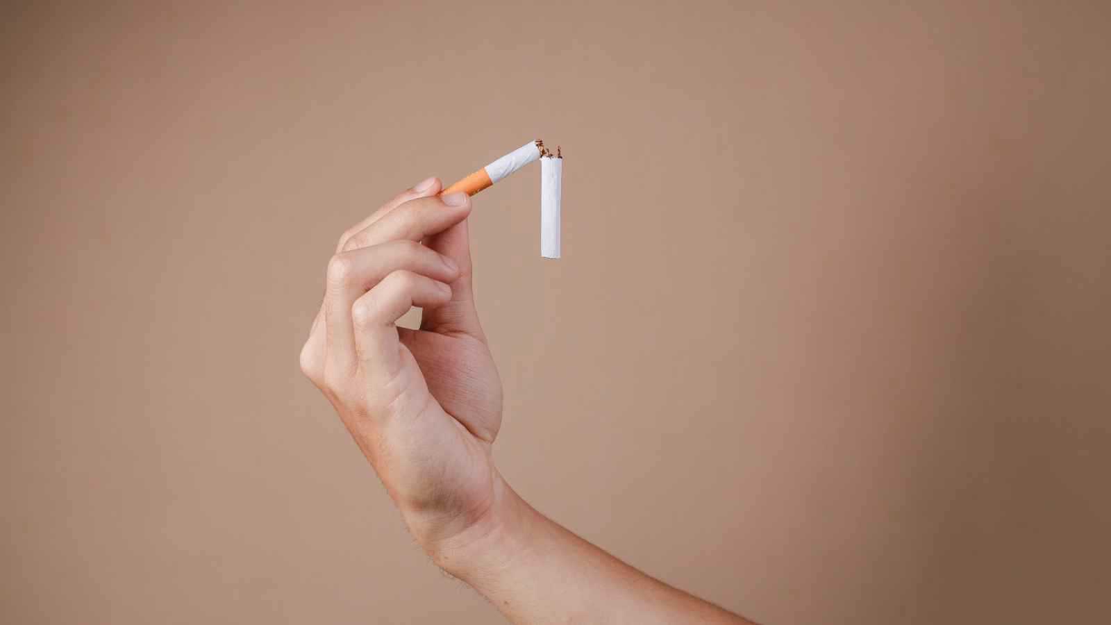 حظر التدخين في بريطانيا للأجيال الجديدة 