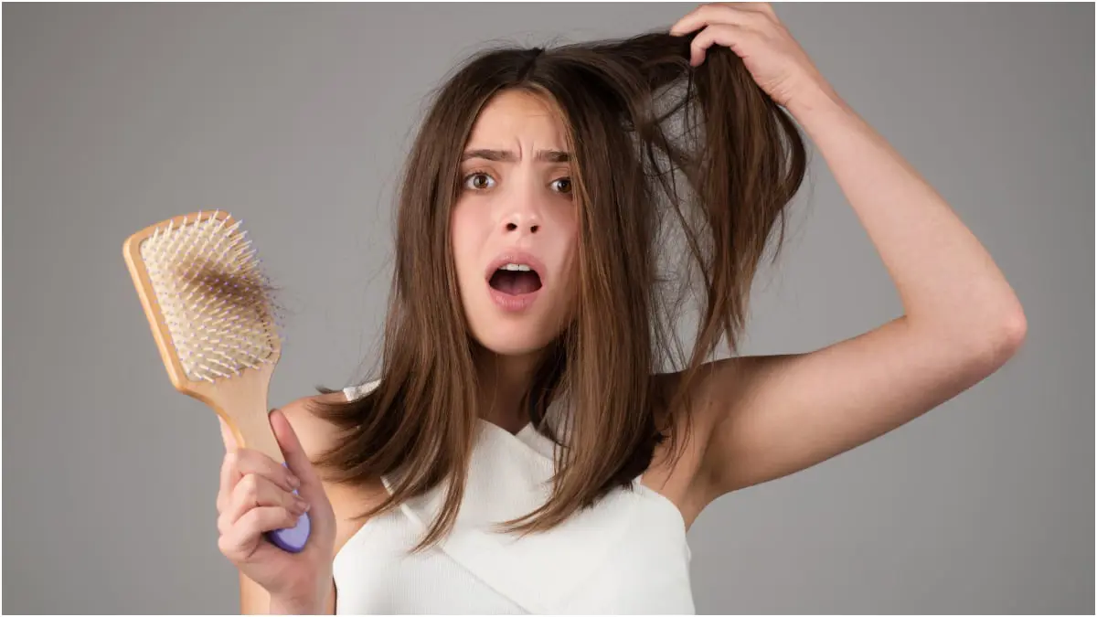 هل صاحبات الخصل السمراء أكثر عرضة لتساقط الشعر؟
