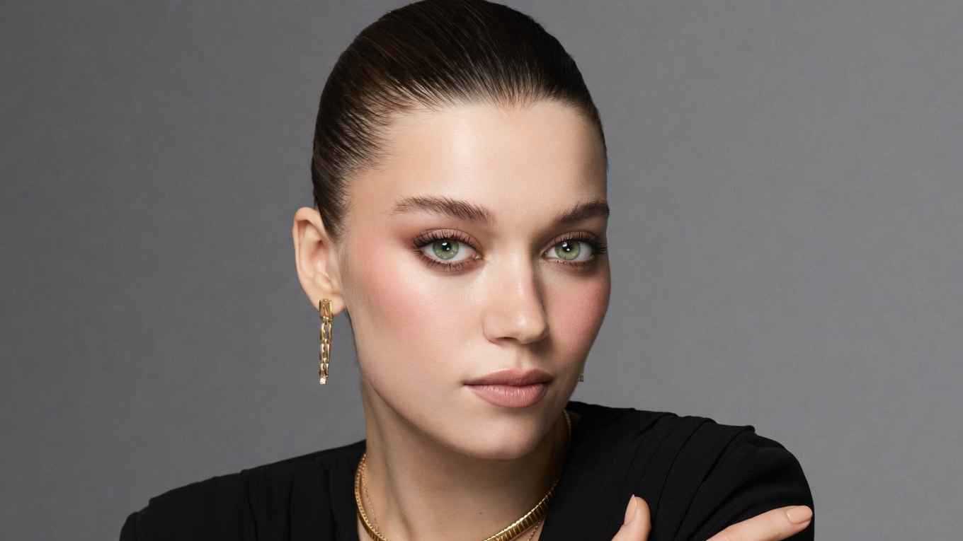 هل تعيش أفرا ساراتش أوغلو قصة حب جديدة؟ 