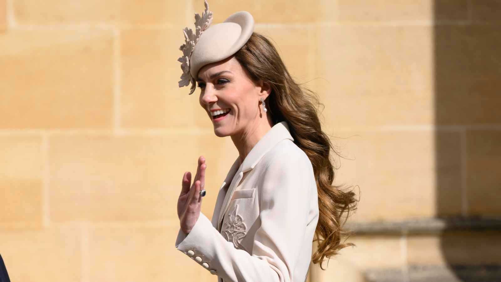 مساعدة كيت ميدلتون تكشف أسرار 15 عاماً خلف أبواب القصر 