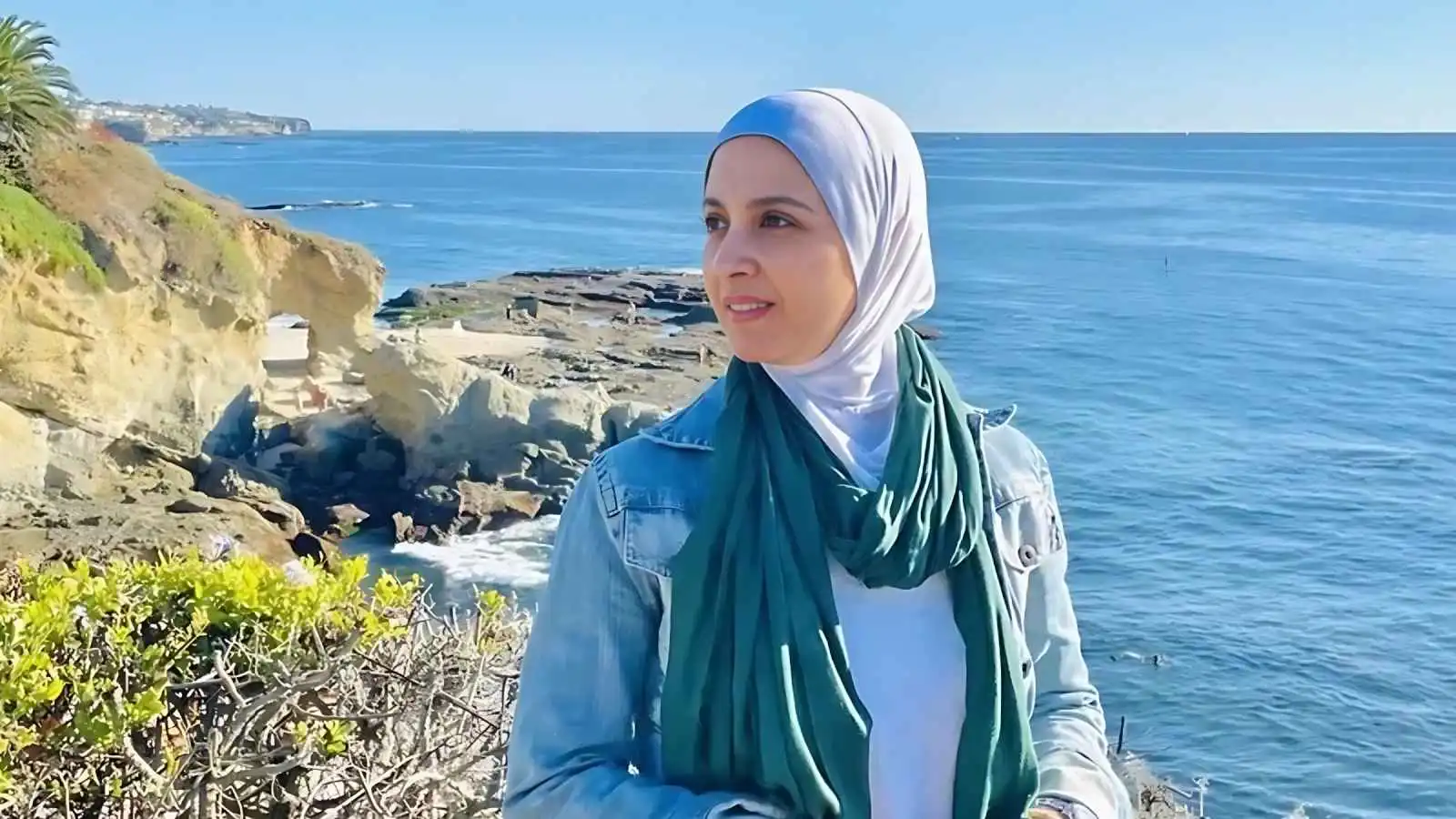 حنان ترك تعلق لأول مرة بعد غيابها عن زفاف نجلها