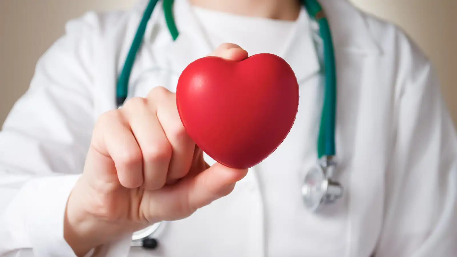 طرق الوقاية من أمراض القلب لدى النساء وأبرز الأعراض