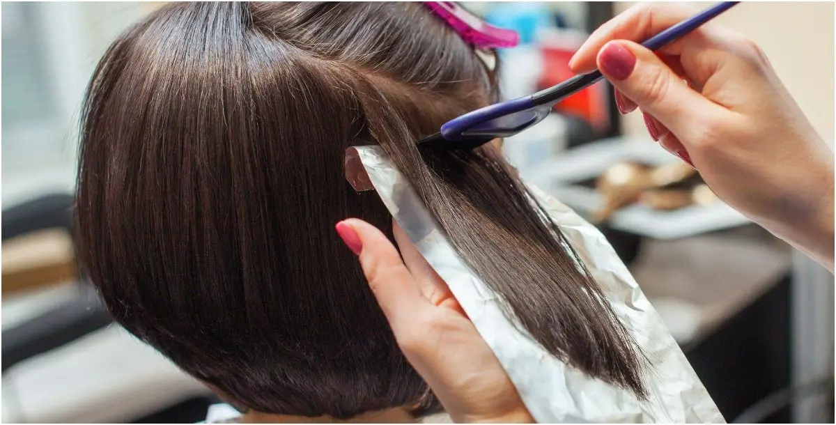 ما المدة الواجب تركها بين عمليات صبغ الشعر؟