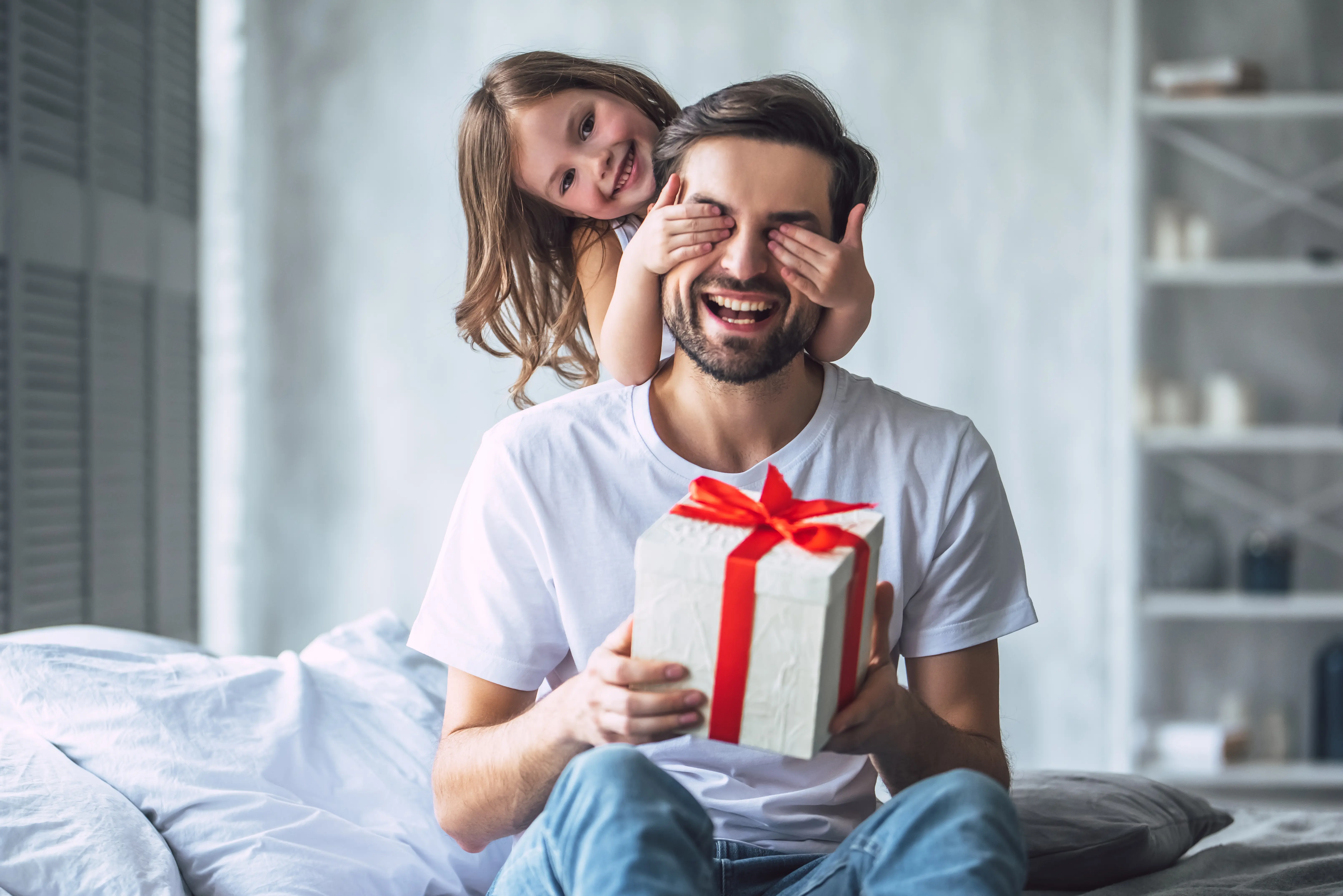 اختيار هدية تشبه والدك