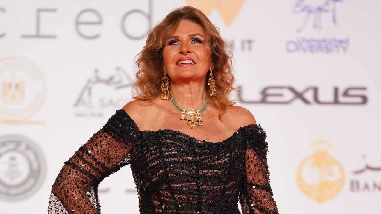 يسرا تكشف أسرار فيلم "المهاجر" بعد 31 عاما