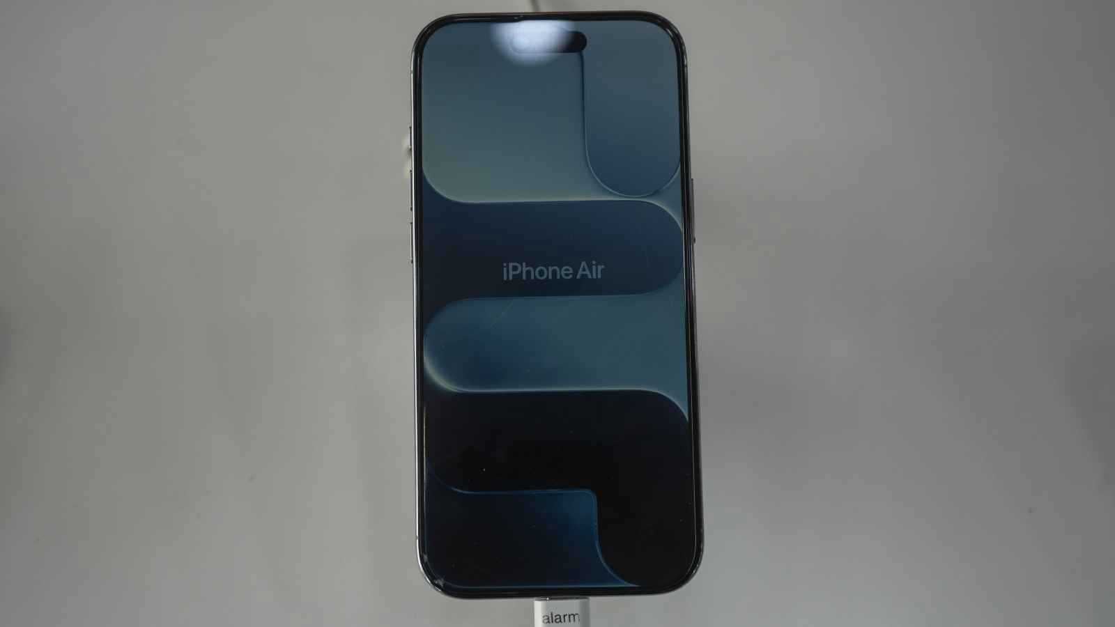 كم أصبح سعر هاتف iPhone Air بعد تراجع قيمته؟
