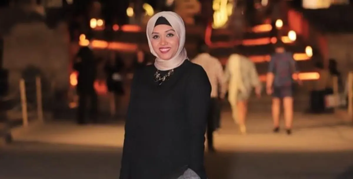 العثور على جثة إعلامية مصرية مشنوقة على سريرها.. انتحار أم قتل؟