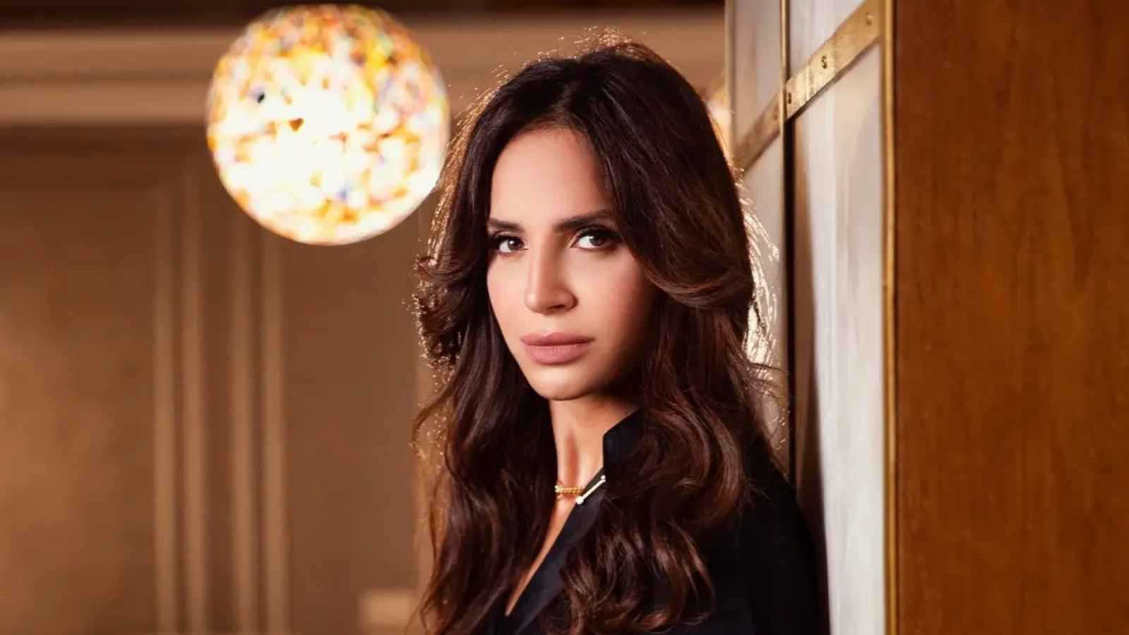 بعد ضجة زواجها.. آمال ماهر تعود بأغنية "خذلني" (فيديو)