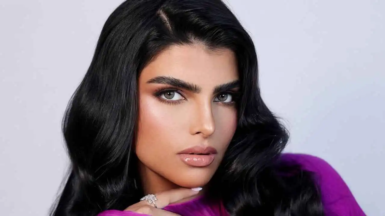 سارة الودعاني تكشف تفاصيل قصة حبها وزواجها