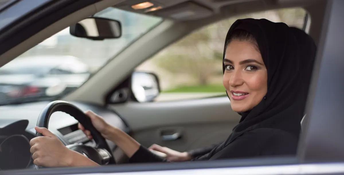 السعودية: سيارات للنساء بأكسسوارات جديدة ومكان للماكياج