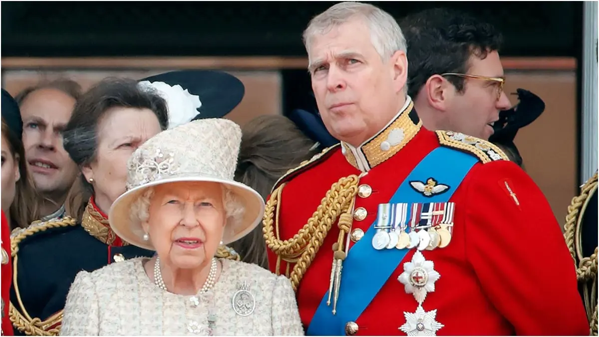 الملكة إليزابيث تدفع نفقات الدفاع عن ابنها أندرو المتهم باعتداء جنسي