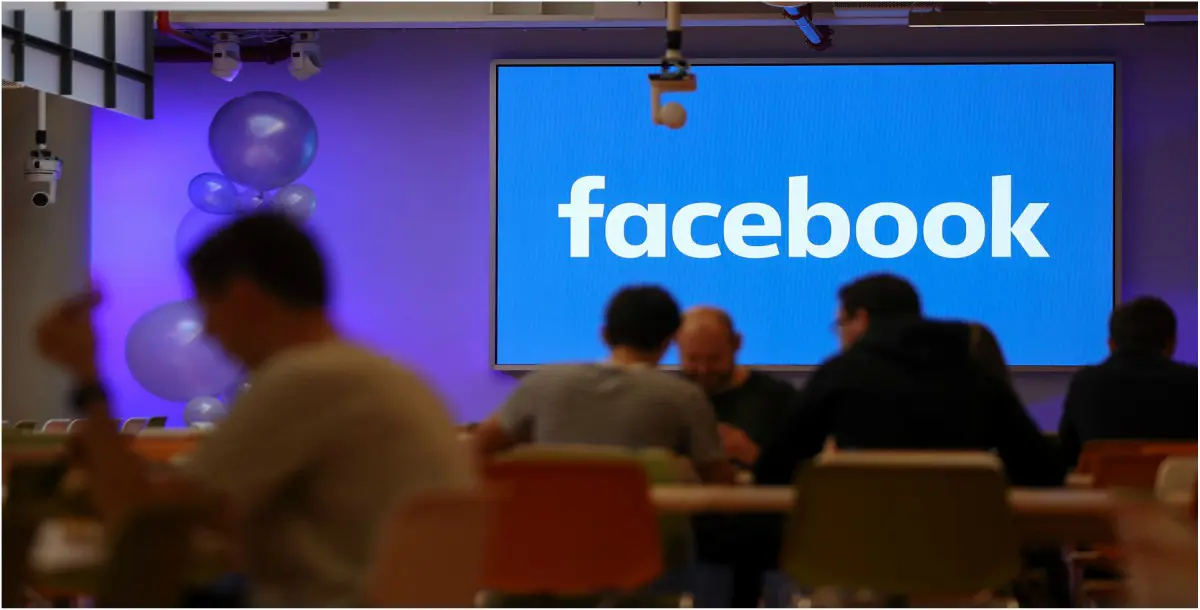 "فيسبوك" تُدافع عن نفسها بعد انتشار تحدي الـ 10 سنوات.. فما القصّة؟