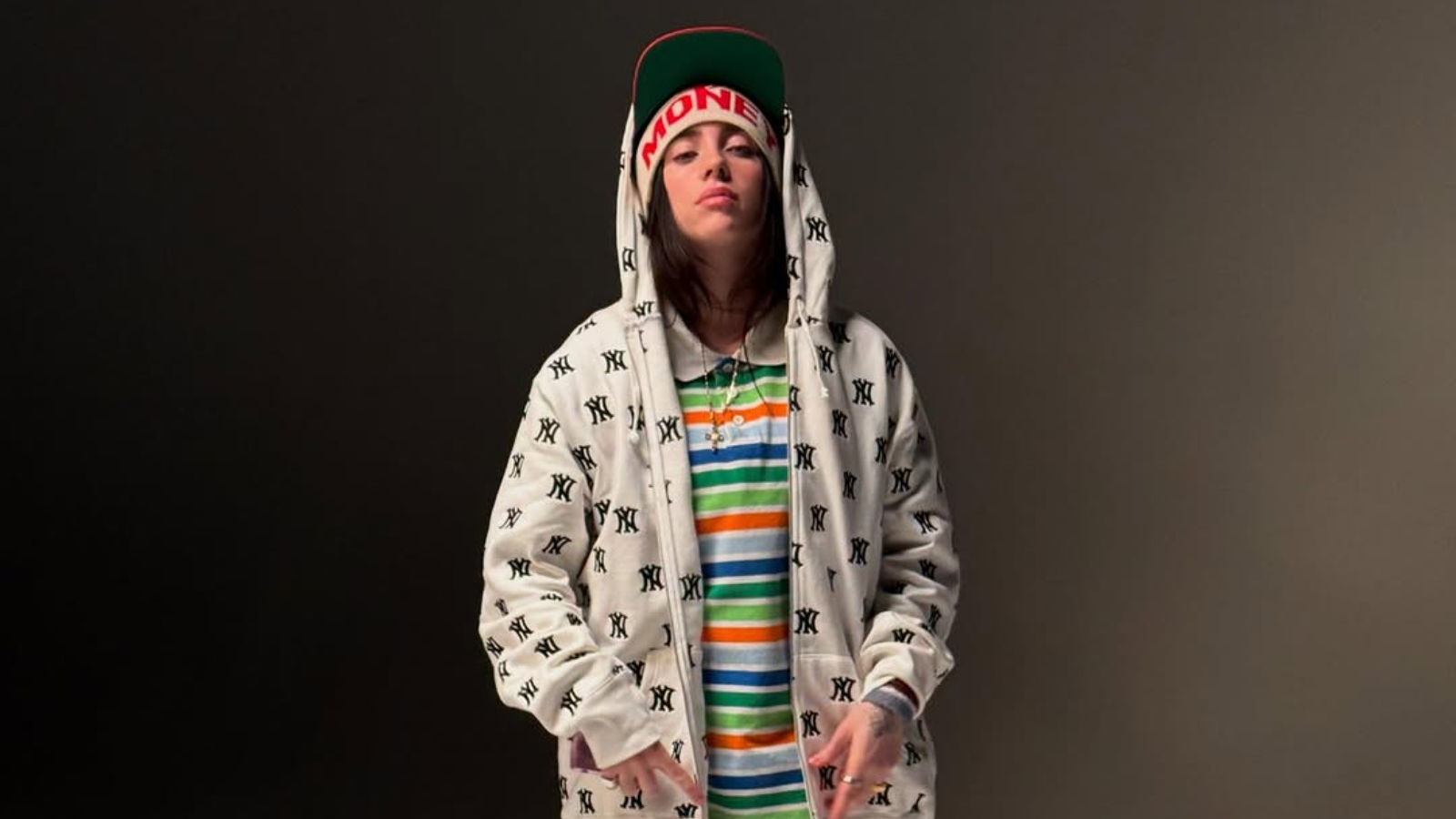 بيلي إيليش تبكي بمقابلة مؤثرة.. وتكشف سر تحولها إلى نباتية