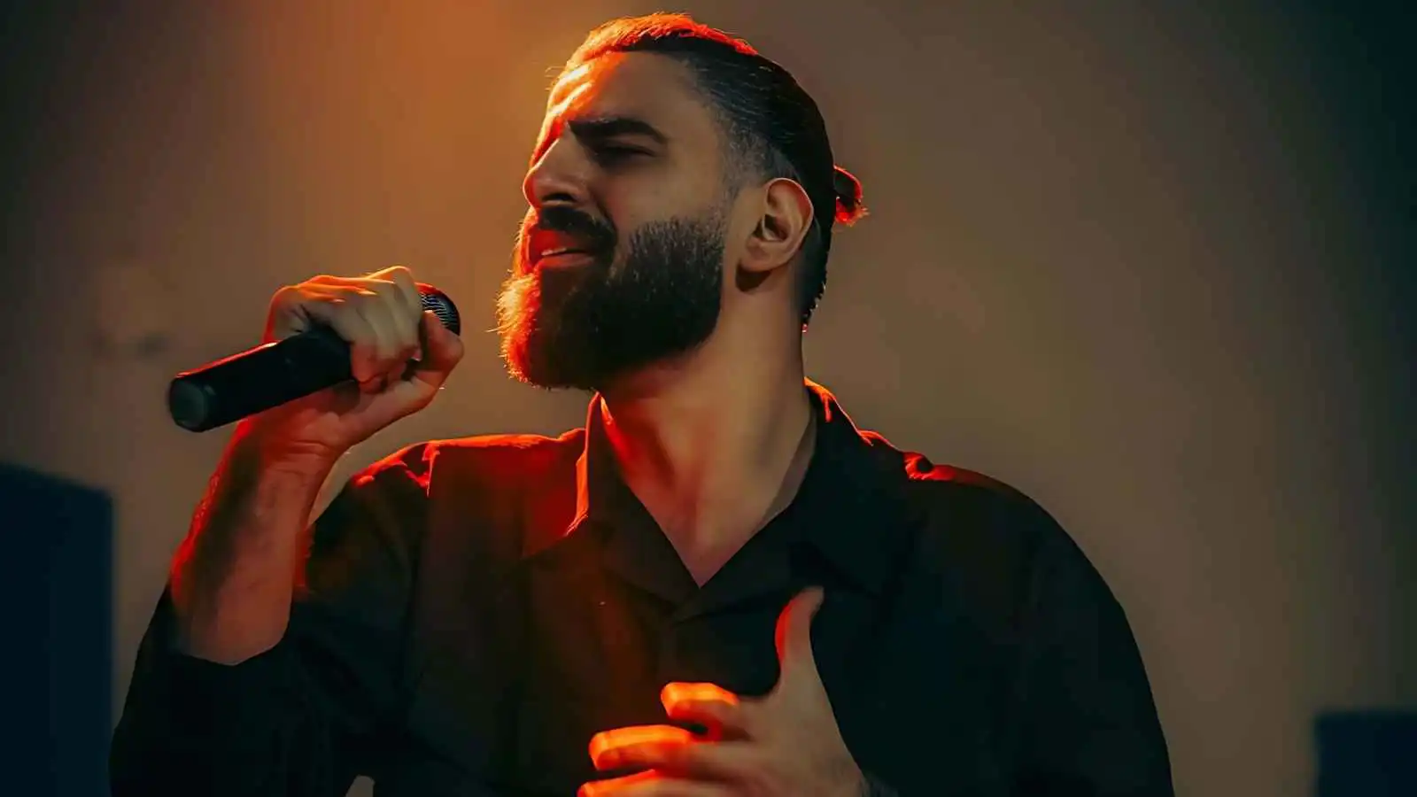 بلال ديركي يتألق في دمشق ويكشف حقيقة خلافه مع بيكو