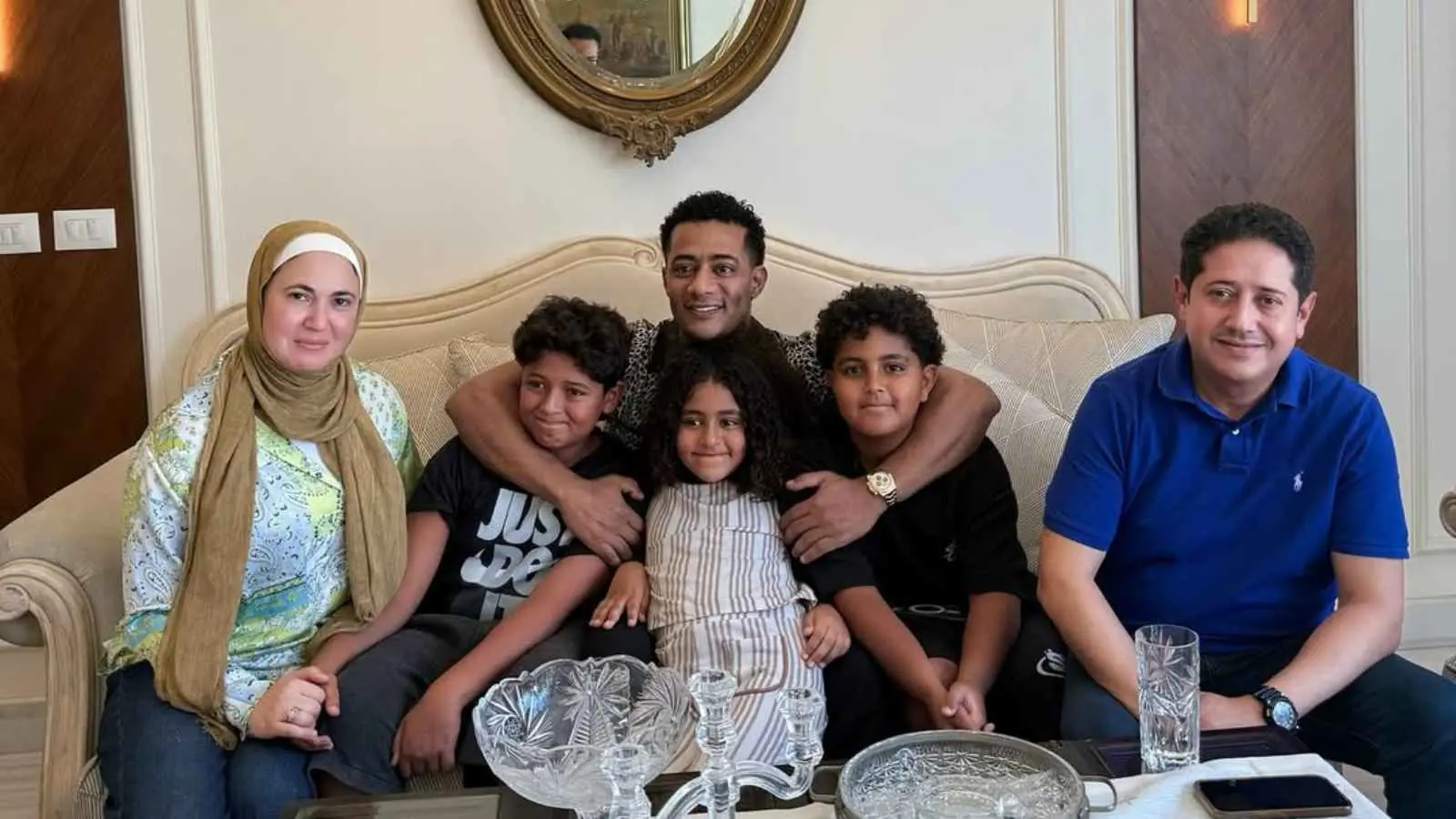 محمد رمضان وأسرة الطفل عمر