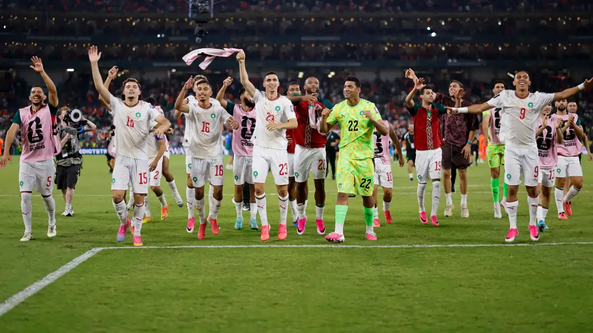 المغرب يواصل كتابة التاريخ في كأس العالم.. وتهنئة محمد بن راشد تتصدر المشهد