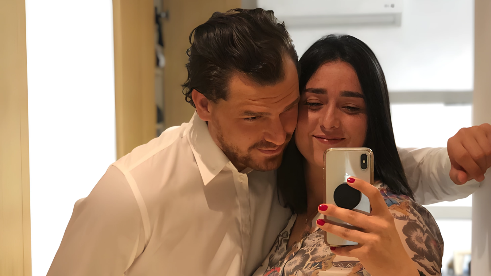أنس جابر وكريم كمون يرويان للمرة الأولى قصة حبهما.. وكيفية زواجهما