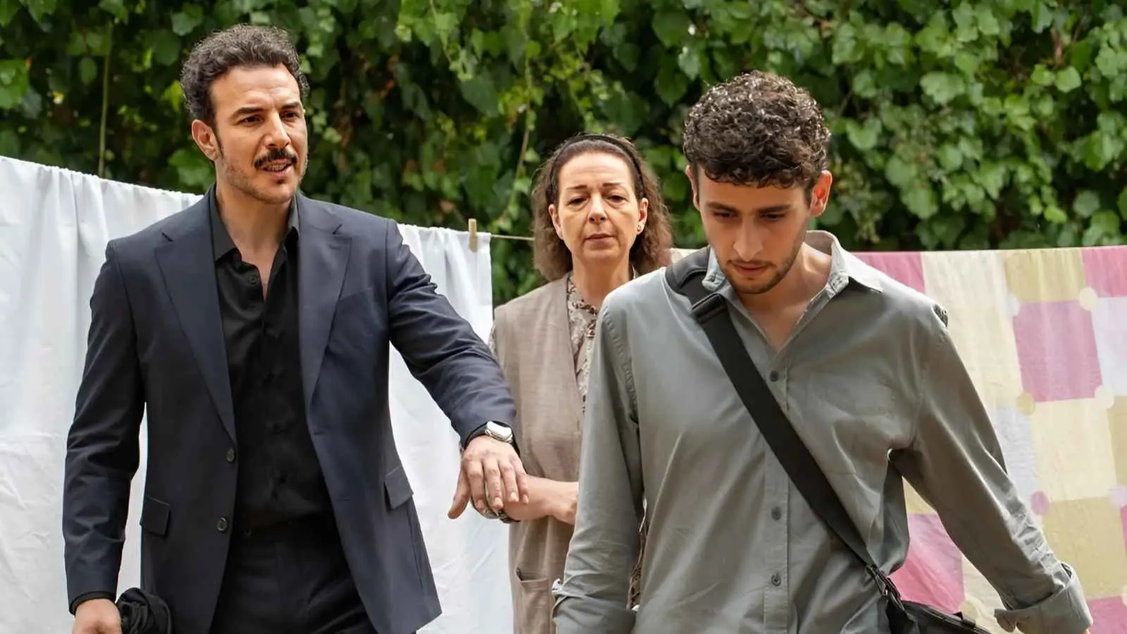 صورة من مسلسل آسر