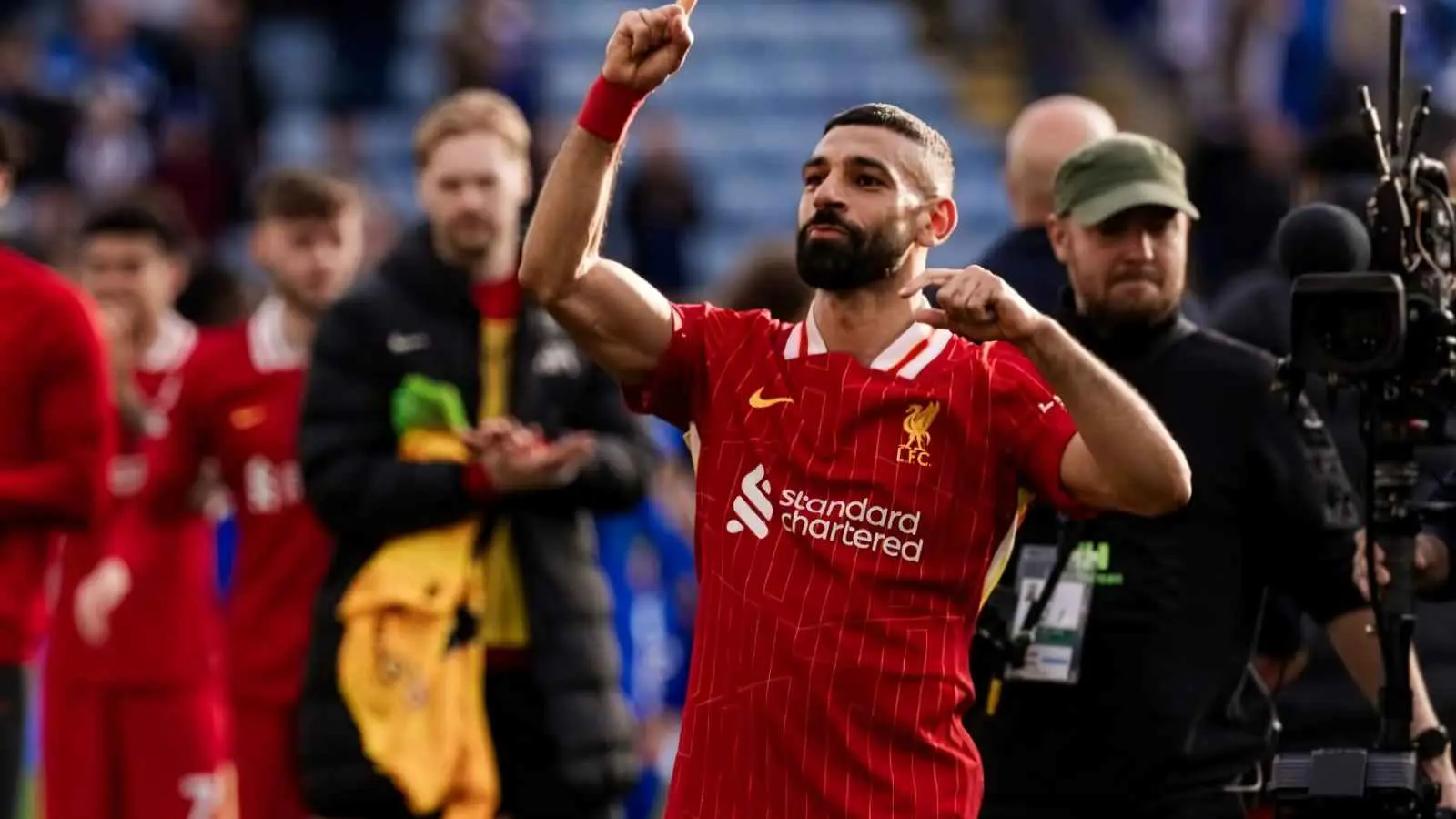 محمد صلاح يحتفل بلقب الدوري الإنجليزي