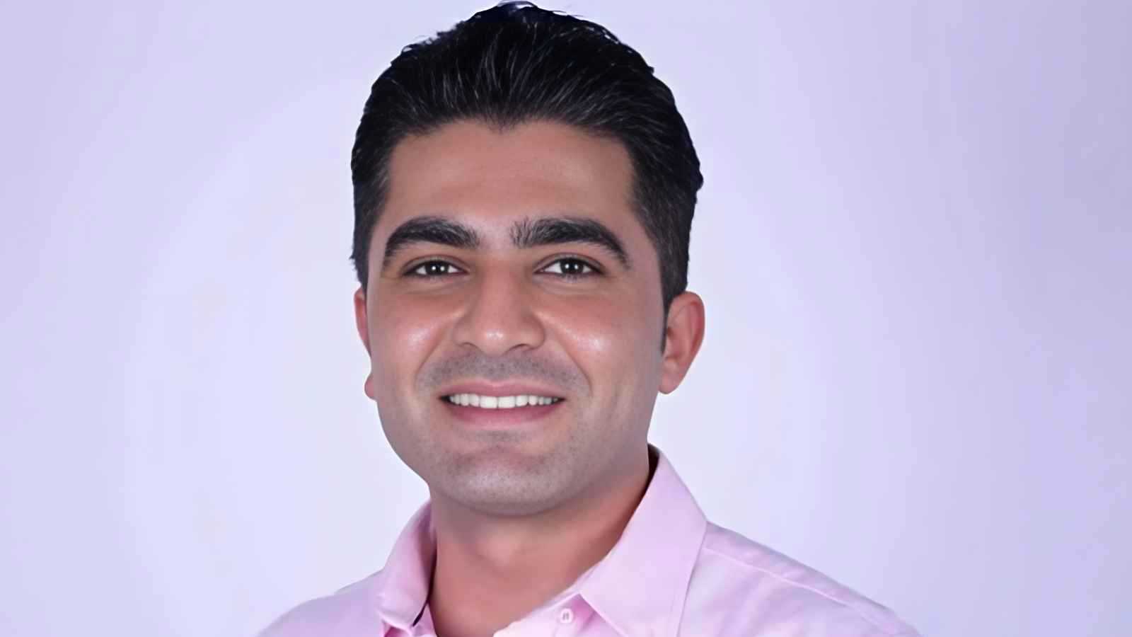 فادي خفاجة يعتذر علنا لـ مها أحمد ومجدي كامل