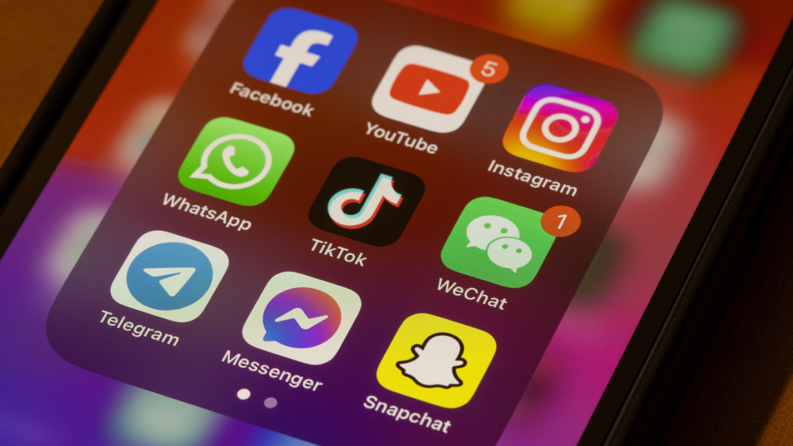 تطبيقات التواصل الاجتماعي