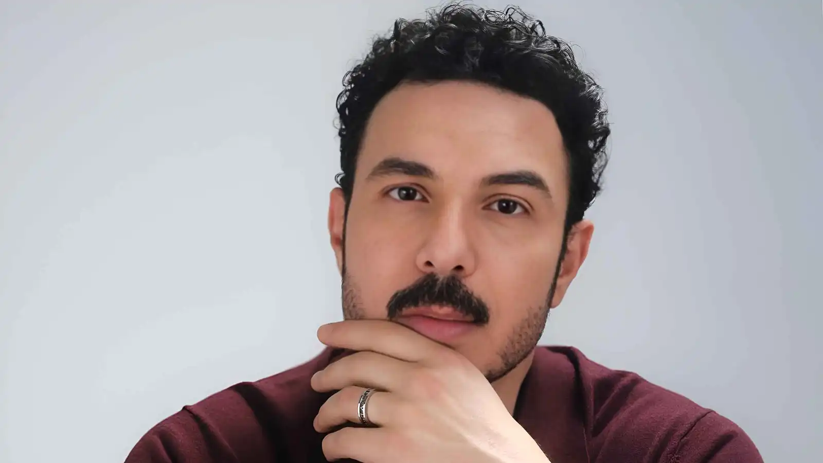 باسل خياط يعلن نيته الاعتزال المبكر ويكشف كواليس معاناته