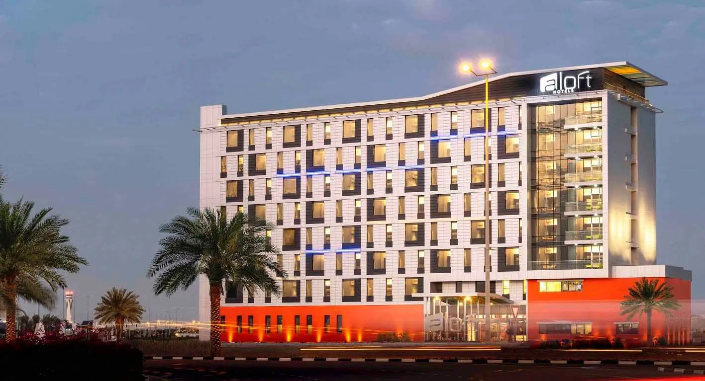 فندق "ألوفت دبي ساوث" يشجع السياحة الداخلية بعروض عائلية