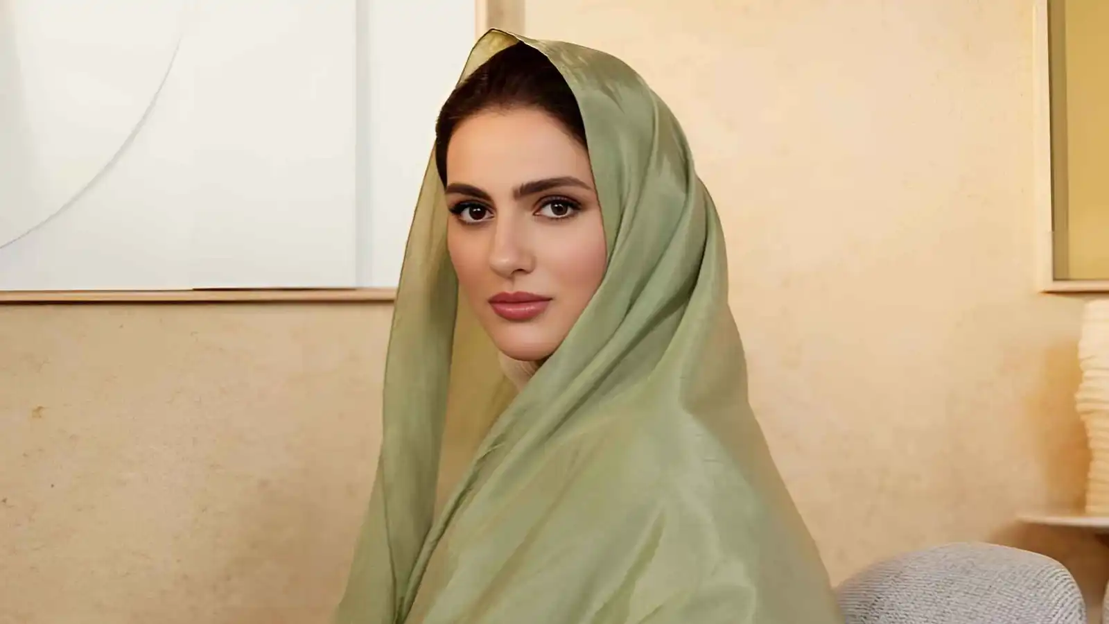 في يوم المرأة الإماراتية: 5 رائدات في مجال الأزياء والمجوهرات