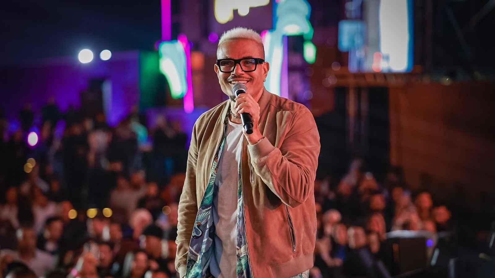 عمرو دياب يشعل المسرح في حفل "أنغامي"