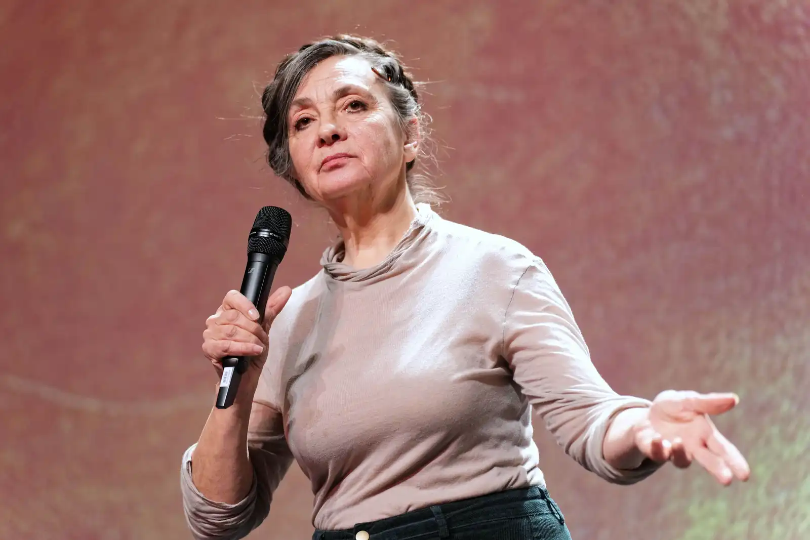 وفاة الفنانة الفرنسية كاترين رانجيه