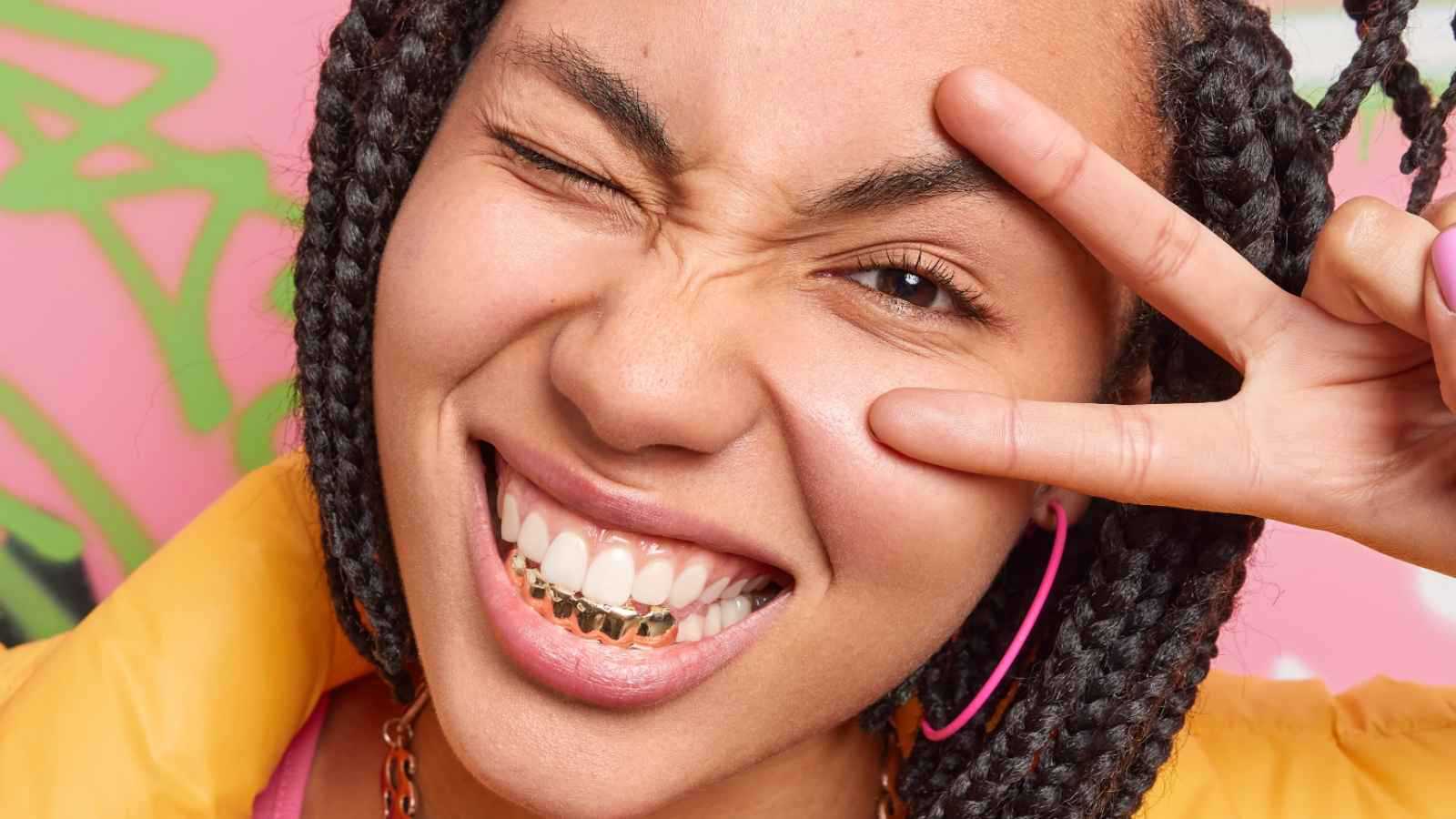 هل يعني تحوّل الأسنان إلى ذهب في المنام الثراء في الواقع؟