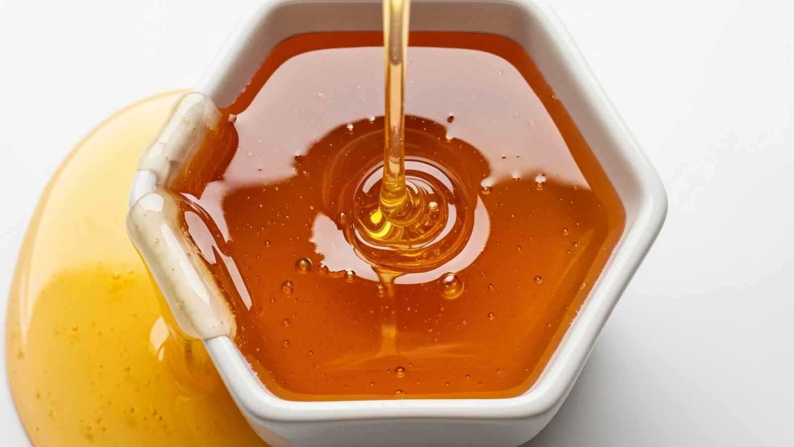 رؤية نهر العسل في الأحلام.. بشائر رزق وفير