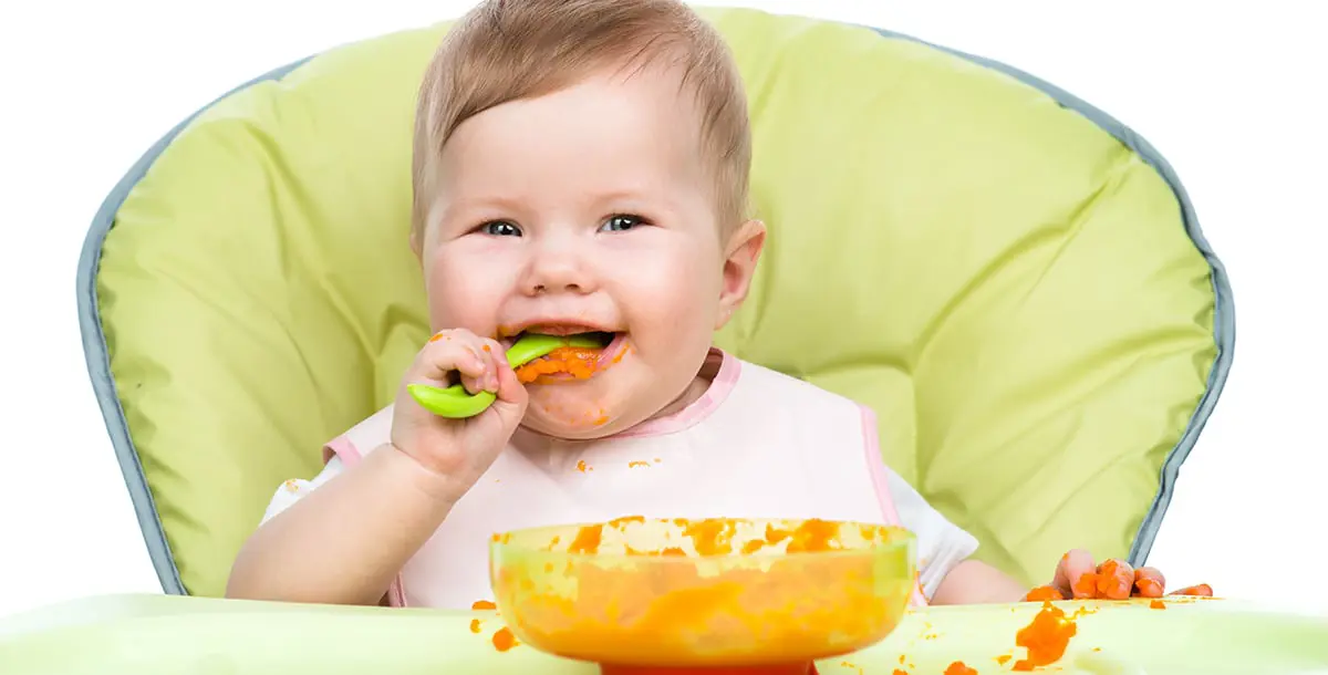 احذري الأطعمة المهروسة لرضيعكِ.. هذه مخاطرها على صحته!