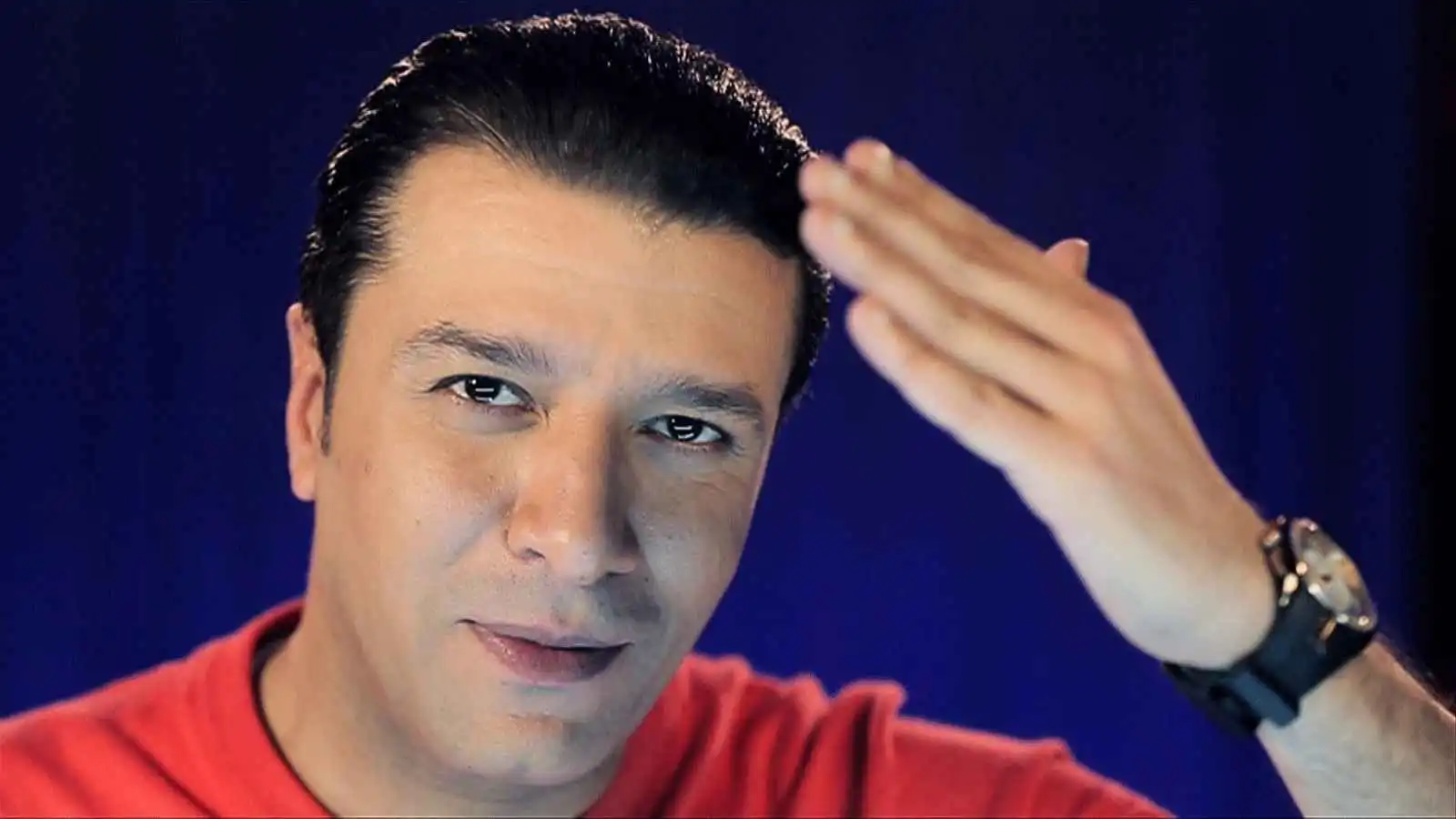 نقيب الفنانين التونسيين يفتح النار على مصطفى كامل ويفند ادعاءاته