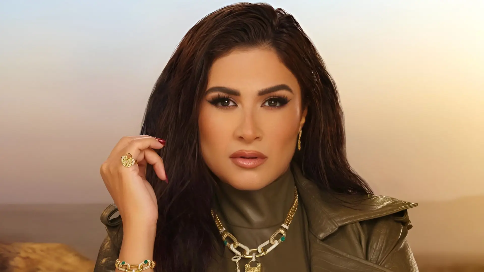 ياسمين عبدالعزيز تحتفل بعيد الحب بفيديو طريف 
