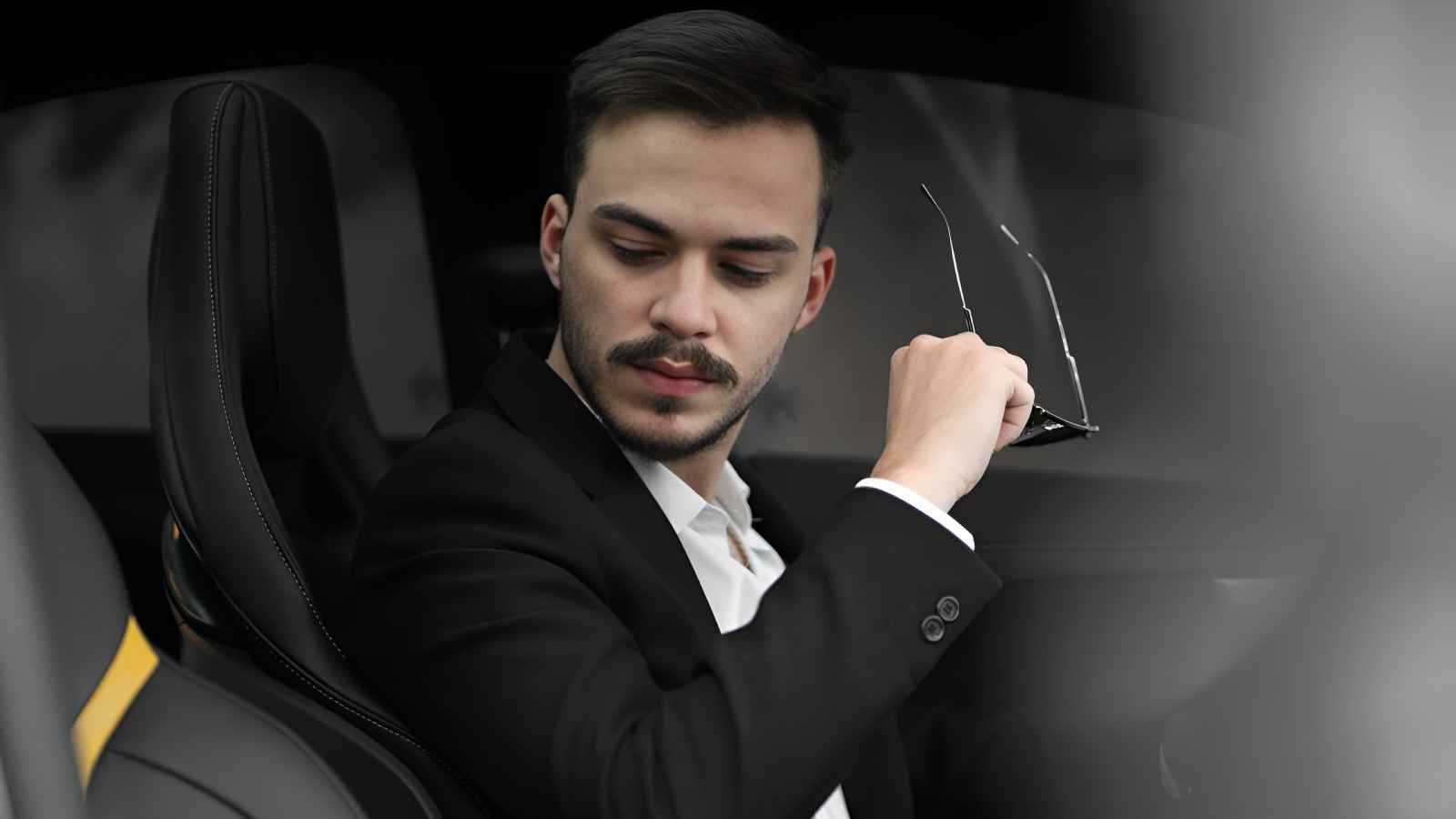 والد السيلاوي يتراجع عن "تبرؤه" من نجله ويكشف تفاصيل صحته