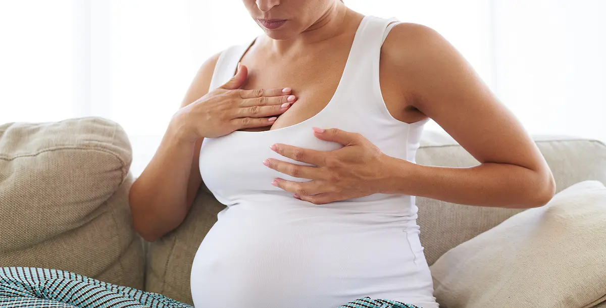 كيف تتعاملين مع حساسية وتقرحات الصدر أثناء الحمل؟