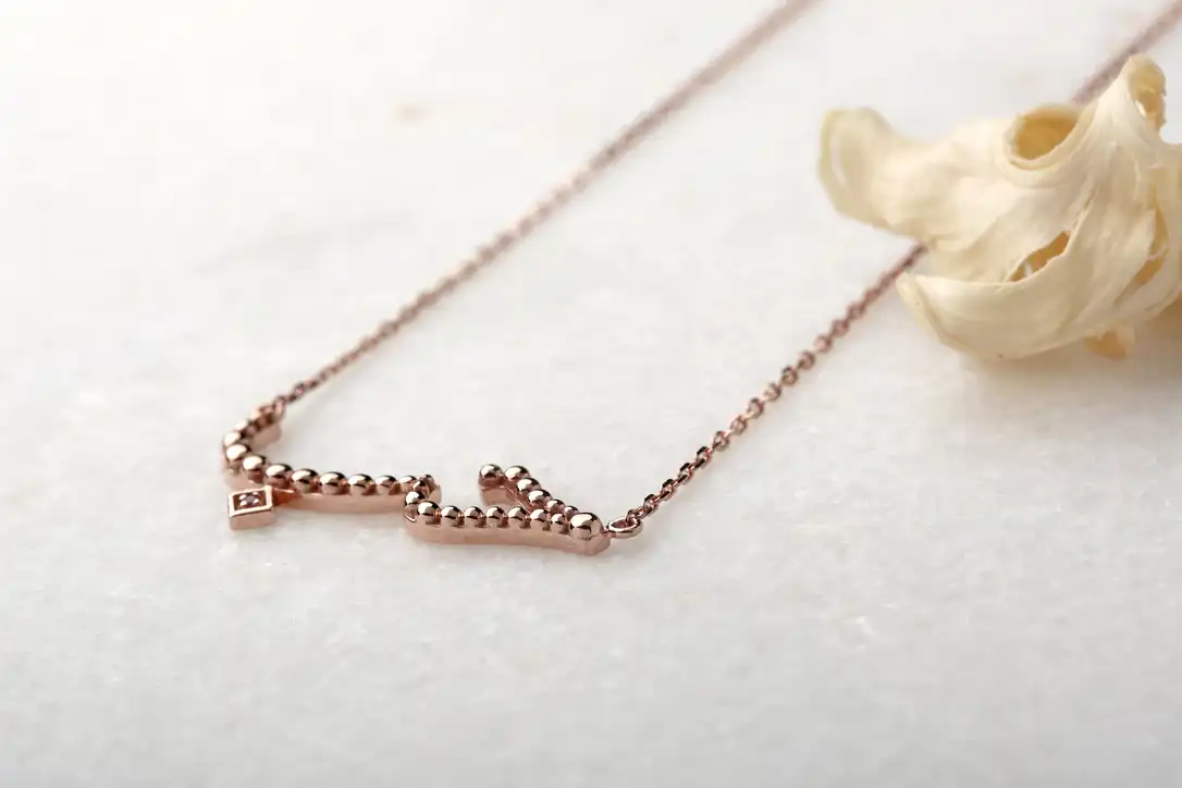 لانا آل كمال... شغف مرسوم بالذهب