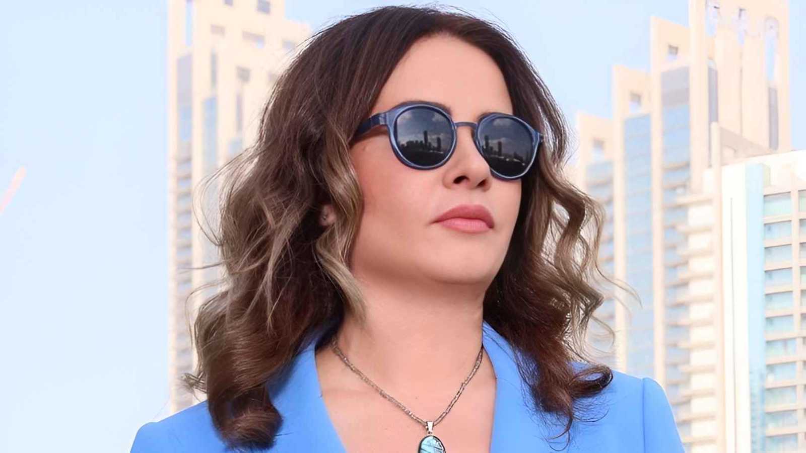 لورا أبو أسعد تسجل "رجال تحت الشمس" بصوتها دعماً لأصحاب الهمم
