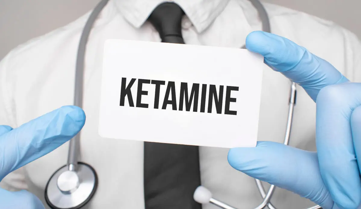 بعد وفاة ماثيو بيري بسببها.. ما هي مادة الكيتامين؟